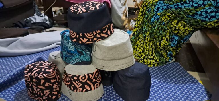 chapeau bob bi matière en toile et pagne africain – pauline biowa